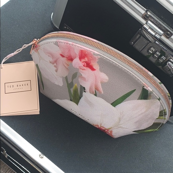 Ted Baker Small Chatsworth Cosmetic Bag - Picture 1 of 4